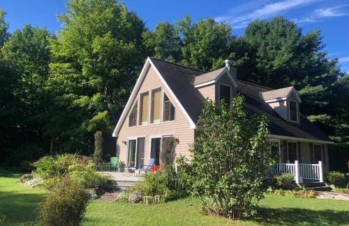 Suttons Bay Casa | Peek of the Bay
