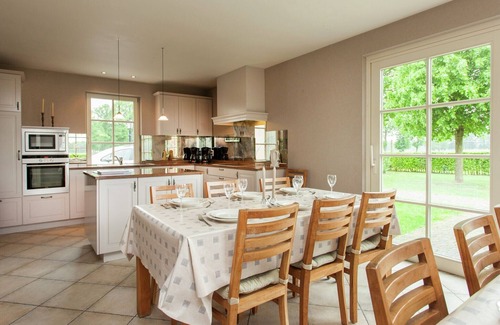 Peer Villa | Villa Peer con jardín
