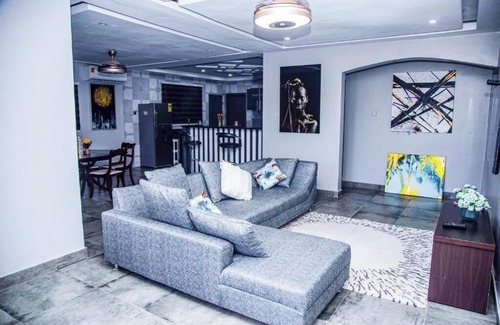 North Legon Apartamento | PEK Villa, Cozy Luxury Hideouts Two-Bedroom Apartment