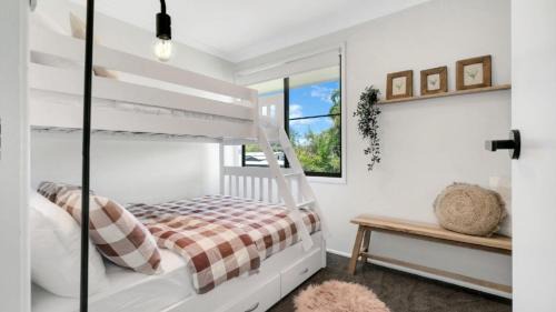 Repton Casa | Peking Duck - Sleeps 7, Luxe Riverside Retreat
