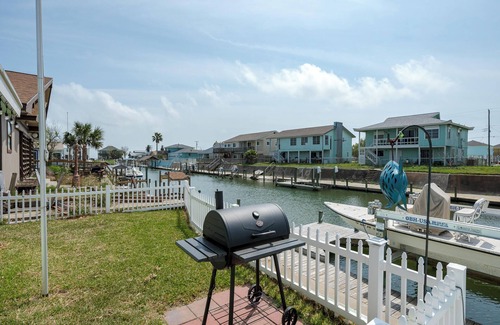 Palm Harbor Cabaña | Pelican Cove