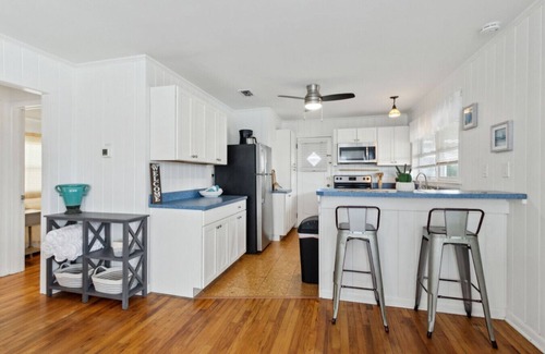Fernandina Beach Cabaña | Pelican: Easy access, spacious beach cottage steps to ocean with large private yard