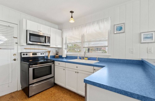 Fernandina Beach Cabaña | Pelican: Easy access, spacious beach cottage steps to ocean with large private yard