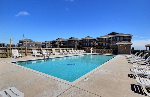 Buxton Cabaña | Pelican Place Cottage- Short walk to beach- Community Pool & Spa