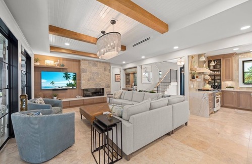 Sanibel Casa | Pelican's Perch: Gorgeous West Gulf Pool Home ¡Solo pasos para acceder a la playa!