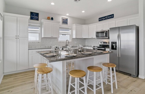 Gilchrist Casa | Pelican Shores: Sun, Sand, and Serenity – 3BR Beachfront Retreat!