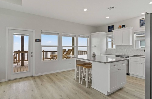Gilchrist Casa | Pelican Shores: Sun, Sand, and Serenity – 3BR Beachfront Retreat!