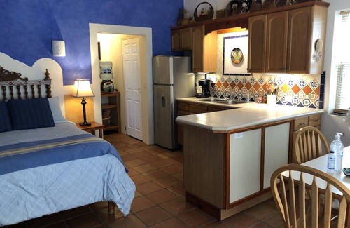 Bahia Kino Apartamento | PELICAN STUDIO: Delicious, private, with porch overlooking the Sea of Cortez.