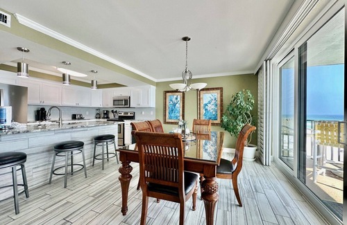Thomas Drive Condominio | Pelican Walk 506 - Pet Friendly Condo on the Beach!