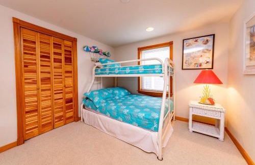Sea Retreat Casa | Pelican Watch