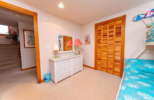 Sea Retreat Casa | Pelican Watch