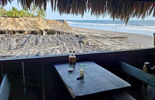 La Libertad Cabina | Pelicano Surf Camp