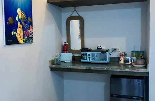 Sittee River Villa | Pelicans Crossing Seaside Escape- solo piso principal. (2 suites / cocina / sala de estar