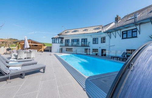 Pembroke Casa | Pembrokeshire Near The Beach With A Heated Pool