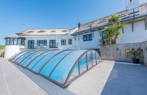 Pembroke Casa | Pembrokeshire Near The Beach With A Heated Pool