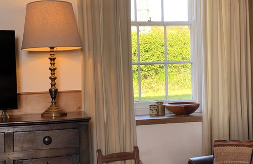 Cylch-Y-Garn Cabaña | Pen y Graig - Back Wing, Church Bay, sea views, 500m to beach.