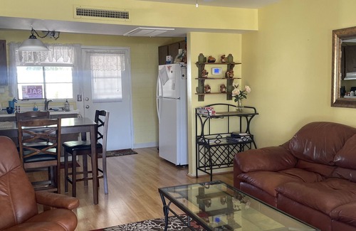 Green Valley Condominio | Pena Full-time rental 55 + community Walk to the mall, restaurant, Walgreens