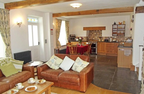 Llanfyrnach Cabaña | Penalltcych Farmhouse, Abercych
