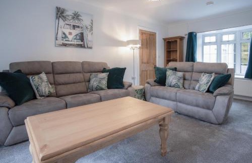 Amroth Casa | Pendeilo Villa - 5 Bedroom Holiday Home - Amroth