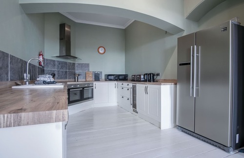 Pendine Cabaña | Pendine Manor - 9 Bedroom Manor House - Pendine