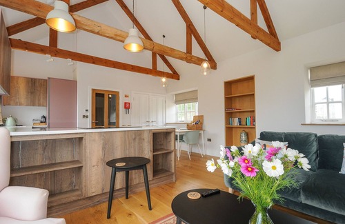 Porthgwarra Cabaña | PENDOWER COTTAGE, pet friendly, with open fire in Porthgwarra