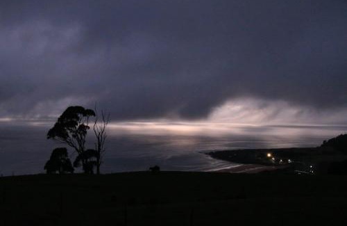 Central Coast Council Casa | Penguin Seaside Farm
