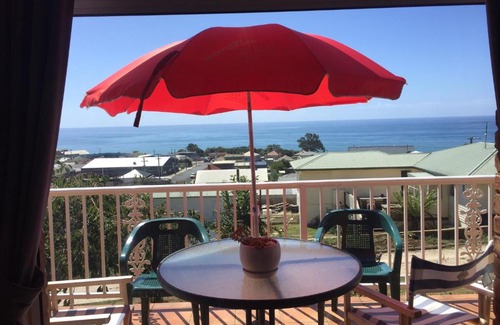 Penguin Casa | Penguin Seaside Homestay
