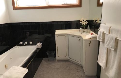 Penguin Casa | Penguin Seaside Homestay