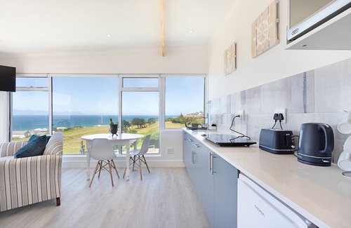 Simon's Town Casa | Penguins View Guesthouse