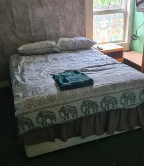 Rhyl Casa | PENGWERN MANOR GUEST HOUSE e