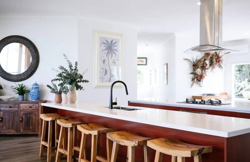 Boneo Casa | Peninsula Flower House