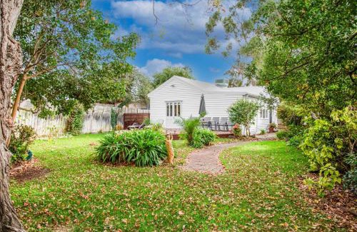 Tootgarook Casa | Peninsula Holiday Cottage 10 minutes walk to the beach