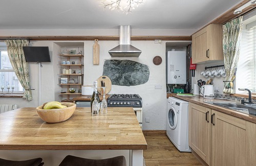 Cemaes Bay Cabaña | Penrhyn Cottage - una cabaña con capacidad para 4 personas en 2 habitaciones