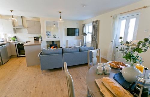 Aberffraw Apartamento | Penrhyn Gwyn - a sea view that sleeps 4 guests in 2 bedrooms