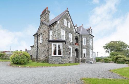 Llanfair Casa | Pensarn Hall