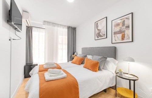 Altozano-Conde Lumiares Hotel | Pensión Plaza América