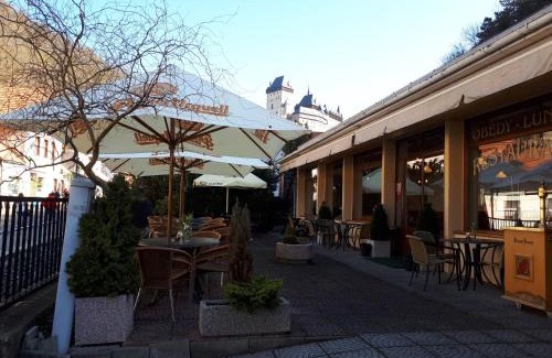 Karlstejn Casa | Pension a Restaurace Vyhlídka