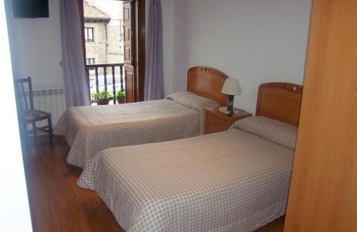 Cabezon de la Sal Casa | Pension Gades