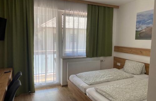 Offenhausen Casa | Pension Kinzl mit E-Ladestation