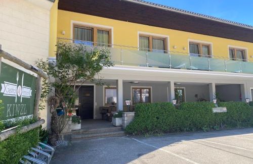 Offenhausen Casa | Pension Kinzl mit E-Ladestation