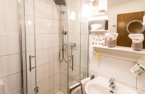 Oberkassel Casa | Pension Oberkasseler Hof