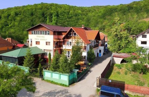 Godeni Casa | Pensiunea Agroturistică Piscul Soarelui