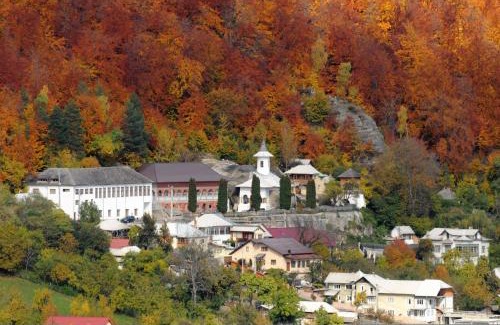 Godeni Casa | Pensiunea Agroturistică Piscul Soarelui