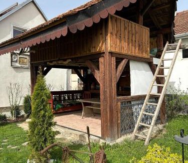 Hateg Casa | Pensiunea Casa Cezara