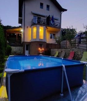Slanic Casa | Pensiunea Casuta cu Trandafiri 2