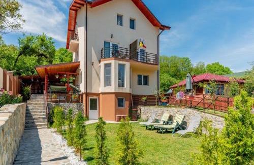 Slanic Casa | Pensiunea Casuta cu Trandafiri 2