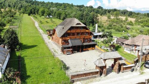 Sugau Casa | Pensiunea Codrea - Wagner