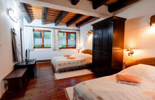 Sugau Casa | Pensiunea Doina