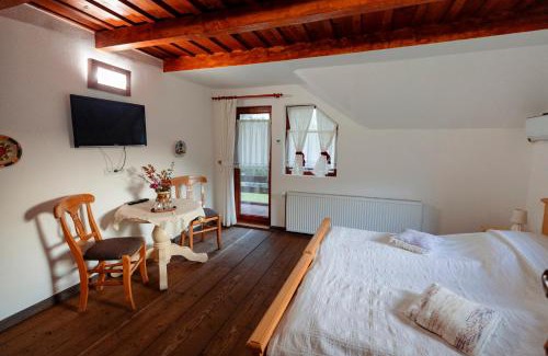 Sugau Casa | Pensiunea Doina