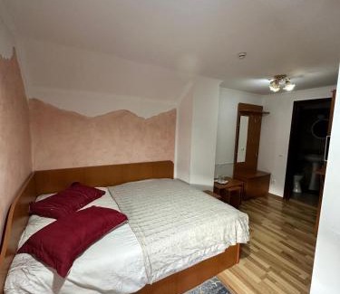 Capatineni-Ungureni Casa | Pensiunea Dor de munte